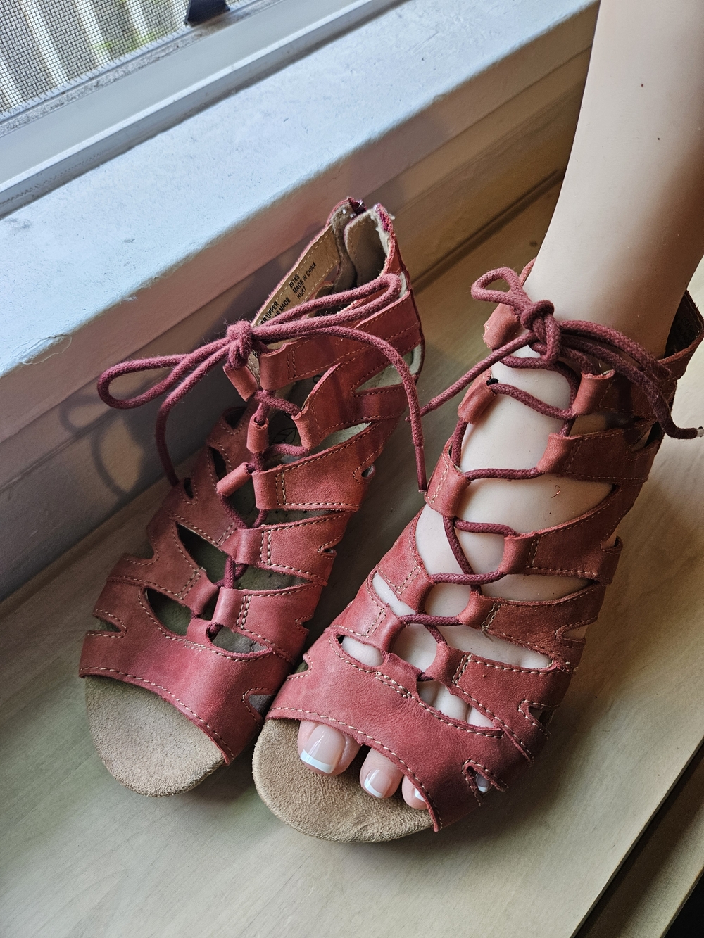 Women’s Gladiator Wedge Sandal Earth Origins Harley Soft Red Leather 6w